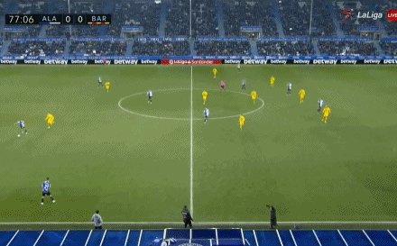 开云下载-【西甲】弗伦基·德容献绝杀 巴萨客场1比0阿拉维斯